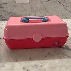 Pink caboodle